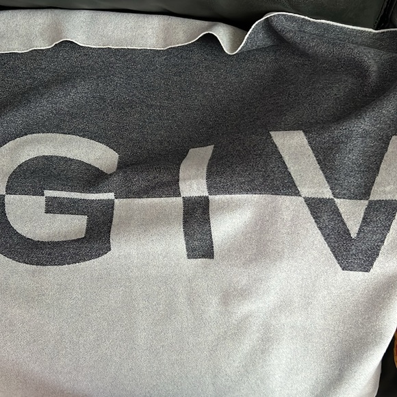 NWOT Givenchy Logo Jacquard Wool & Cashmere Scarf - Picture 2 of 7